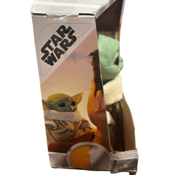 Star Wars The Mandalorian the Child doll with carrier - Picture 4 of 6